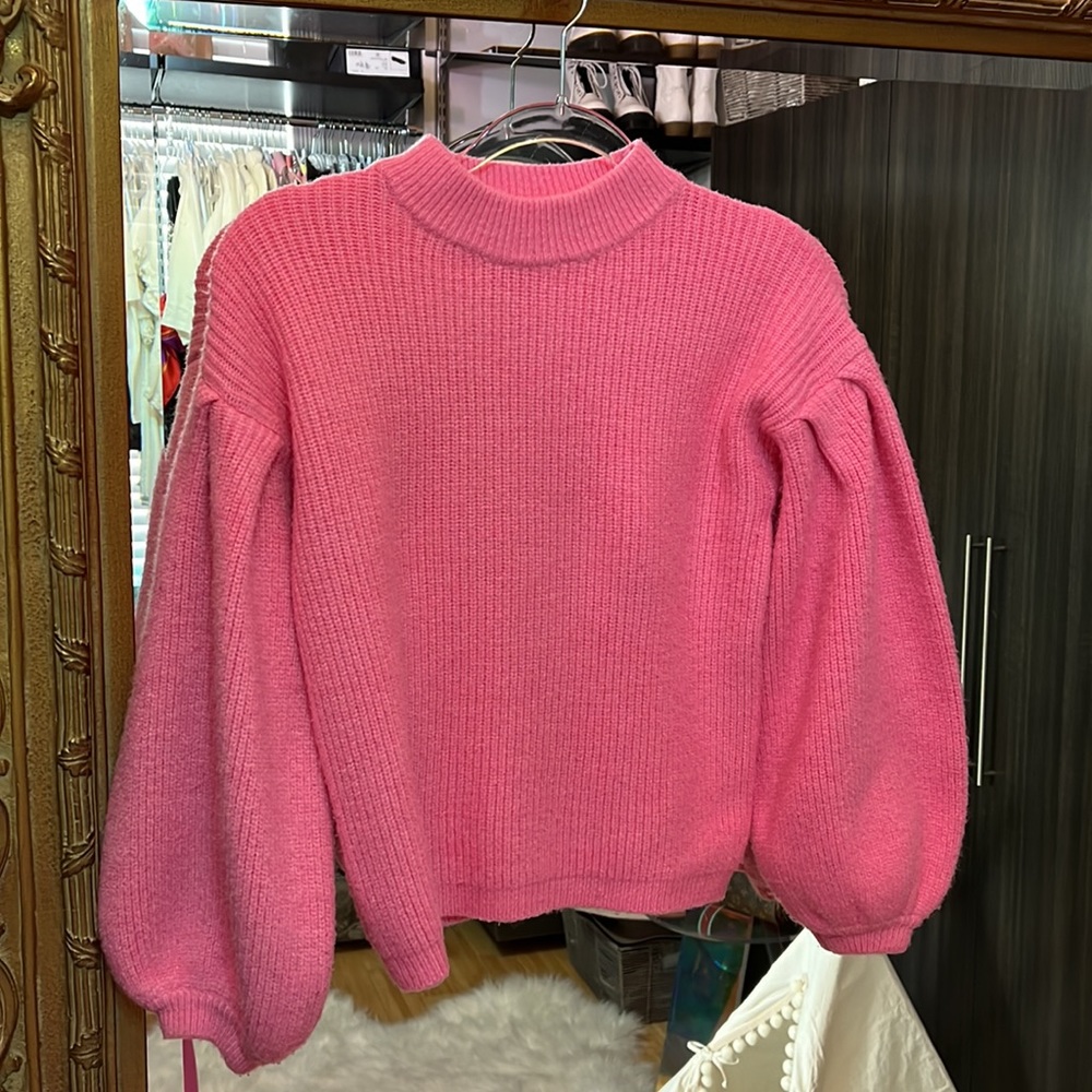En crème bubble gum pink sweater